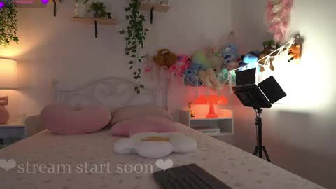 Snapshot of violeth___ chatting on 04/27/26, 10:13 violeth___ online show from 04/27/26, 10:13