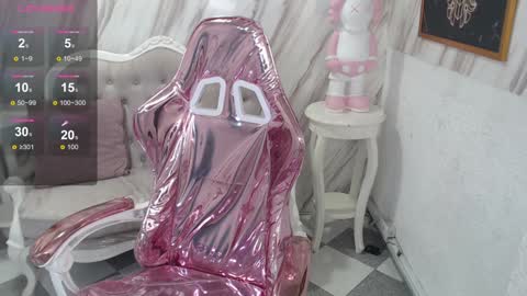 violeth_b online show from 01/04/25, 12:38