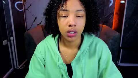 violeth_b online show from 12/03/25, 12:47