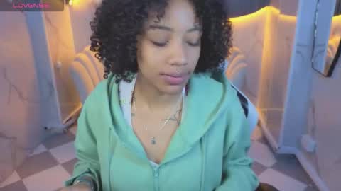 violeth_b online show from 02/18/26, 12:56