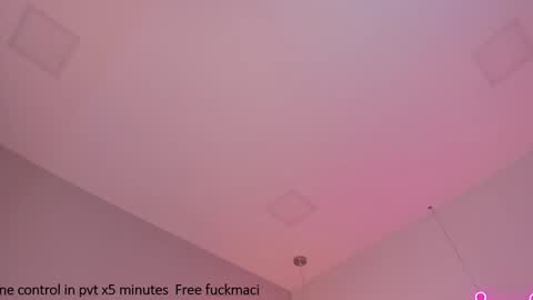 Snapshot of violeth_hill chatting on 01/15/25, 05:50 Violeth Hill online show from 01/15/25, 05:50