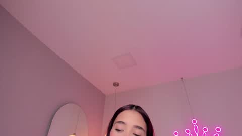 Snapshot of violeth_hill chatting on 02/07/25, 08:42 Violeth Hill online show from 02/07/25, 08:42
