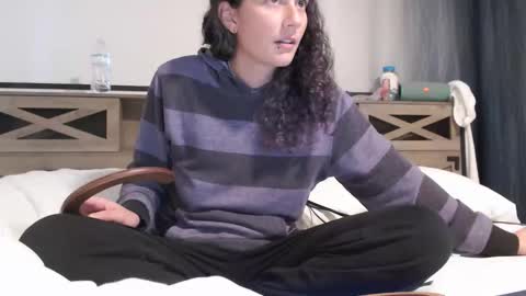 Violet Hooper online show from 02/01/26, 09:35