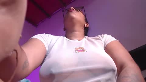 Snapshot of violethrammstein chatting on 10/22/25, 09:09 ViolethRammstein online show from 10/22/25, 09:09