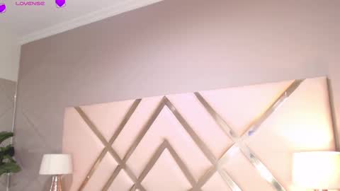 VioletLux online show from 10/16/25, 09:27