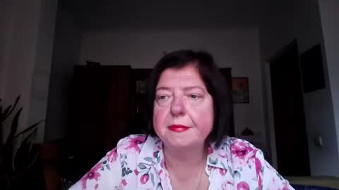 Snapshot of violetpulse chatting on 11/15/25, 12:02 violetpulse online show from 11/15/25, 12:02