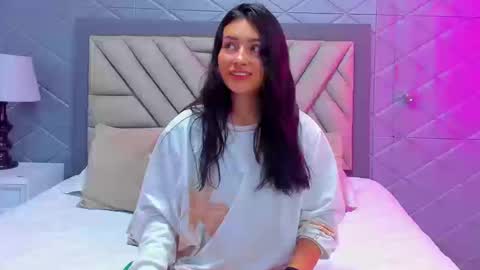 Violet Rousse online show from 09/18/25, 04:09