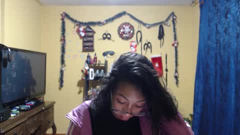 Snapshot of violetsexhot999 chatting on 11/18/25, 07:57 Violet777 online show from 11/18/25, 07:57