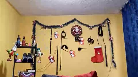 Snapshot of violetsexhot999 chatting on 11/21/25, 12:37 Violet777 online show from 11/21/25, 12:37