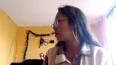 Snapshot of violetsexhot999 chatting on 12/14/25, 06:01 Violet777 online show from 12/14/25, 06:01