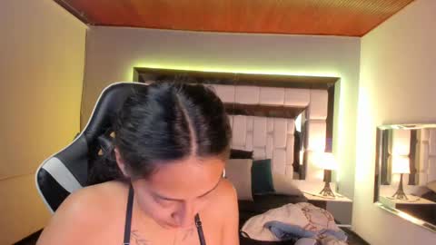 violetskinny online show from 12/23/24, 12:57