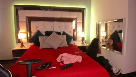 violetskinny online show from 12/29/24, 07:22