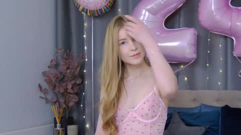 VioletSwone online show from 01/16/25, 05:42