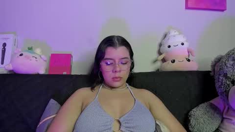 Snapshot of violett2006 chatting on 03/17/26, 10:02 violeta online show from 03/17/26, 10:02