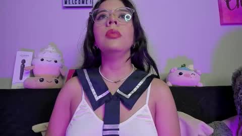 Snapshot of violett2006 chatting on 03/25/26, 05:30 violeta online show from 03/25/26, 05:30