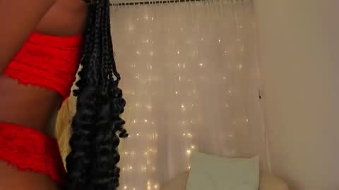 Snapshot of violett23_ chatting on 11/22/25, 03:38 violett23_ online show from 11/22/25, 03:38