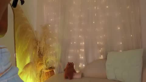 Snapshot of violett23_ chatting on 11/27/25, 12:13 violett23_ online show from 11/27/25, 12:13