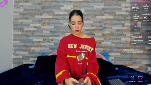 ViolettGolden online show from 10/07/25, 02:09