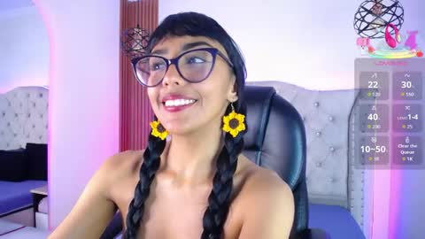 Snapshot of violett_garden chatting on 05/19/26, 01:56 Violet online show from 05/19/26, 01:56