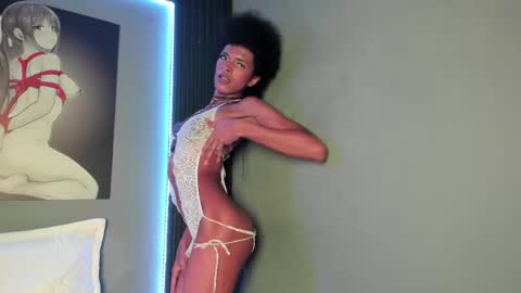 V I O L E T T E  online show from 06/04/26, 04:57