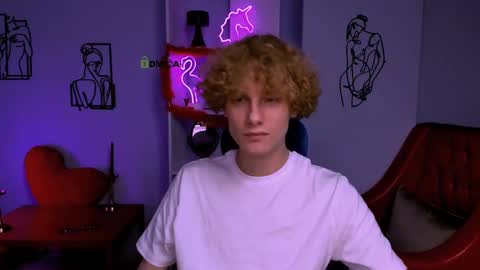 Snapshot of violett_shy chatting on 03/11/25, 07:04 violett_shy online show from 03/11/25, 07:04