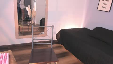 Snapshot of violetta_bold chatting on 02/18/25, 05:42 violetta_bold online show from 02/18/25, 05:42