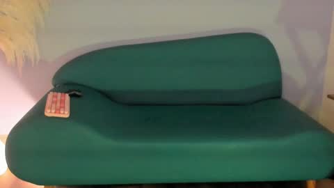 Snapshot of violetta_bold chatting on 02/23/25, 05:39 violetta_bold online show from 02/23/25, 05:39