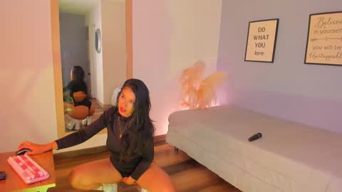 Snapshot of violetta_bold chatting on 02/27/25, 02:32 violetta_bold online show from 02/27/25, 02:32