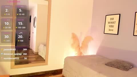 Snapshot of violetta_bold chatting on 03/11/25, 02:40 violetta_bold online show from 03/11/25, 02:40