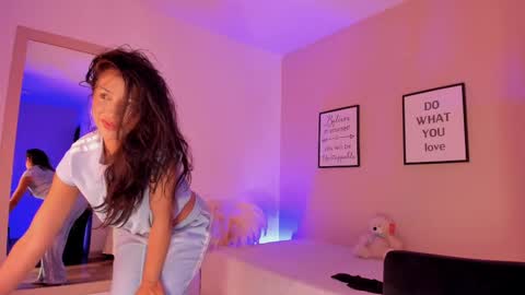 Snapshot of violetta_bold chatting on 09/29/25, 11:48 violetta_bold online show from 09/29/25, 11:48