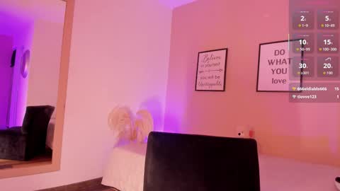 Snapshot of violetta_bold chatting on 10/04/25, 02:15 violetta_bold online show from 10/04/25, 02:15