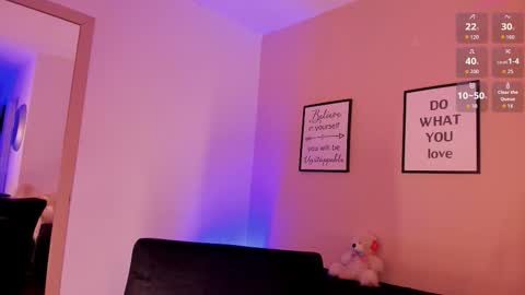 Snapshot of violetta_bold chatting on 10/27/25, 07:51 violetta_bold online show from 10/27/25, 07:51