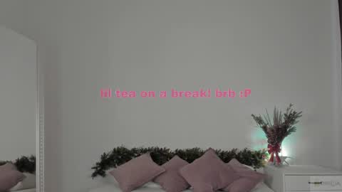 violetta_finch online show from 01/30/25, 11:22