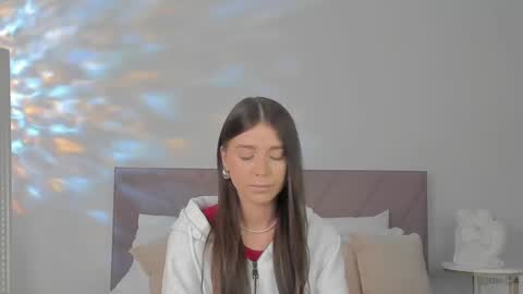 violetta_finch online show from 03/11/25, 10:07