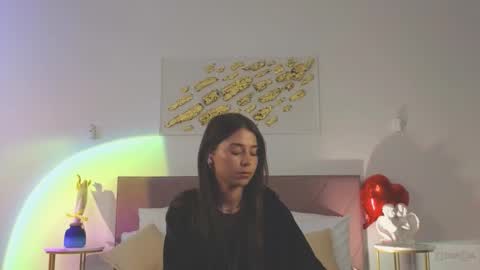 Snapshot of violetta_finch chatting on 03/21/26, 11:26 violetta_finch online show from 03/21/26, 11:26