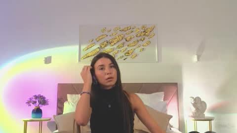 Snapshot of violetta_finch chatting on 03/27/26, 11:21 violetta_finch online show from 03/27/26, 11:21