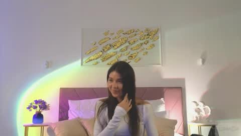 Snapshot of violetta_finch chatting on 04/06/26, 10:16 violetta_finch online show from 04/06/26, 10:16