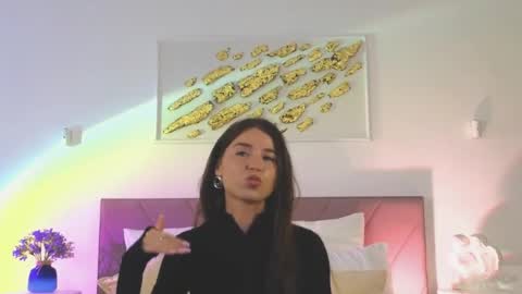 Snapshot of violetta_finch chatting on 04/19/26, 10:25 violetta_finch online show from 04/19/26, 10:25