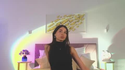 Snapshot of violetta_finch chatting on 04/20/26, 10:07 violetta_finch online show from 04/20/26, 10:07