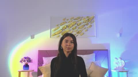 Snapshot of violetta_finch chatting on 04/24/26, 10:18 violetta_finch online show from 04/24/26, 10:18