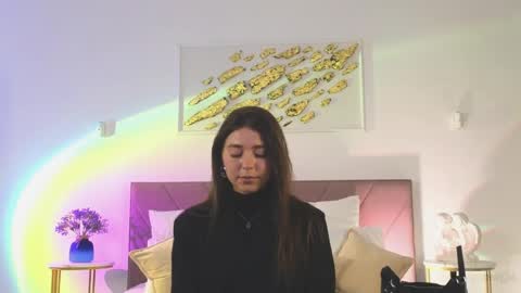 Snapshot of violetta_finch chatting on 04/25/26, 10:18 violetta_finch online show from 04/25/26, 10:18