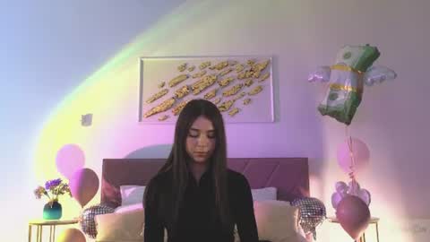 Snapshot of violetta_finch chatting on 06/25/26, 10:42 violetta_finch online show from 06/25/26, 10:42