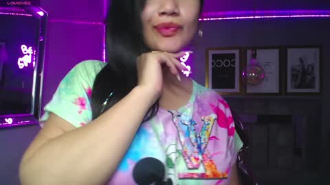 Snapshot of violetta_jhonson_v chatting on 12/24/24, 08:00 Violetta  online show from 12/24/24, 08:00