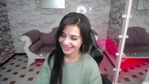 Snapshot of violetta_jhonson_v chatting on 12/24/24, 02:01 Violetta  online show from 12/24/24, 02:01