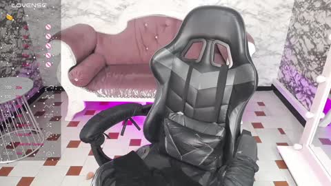 Snapshot of violetta_jhonson_v chatting on 01/15/25, 06:22 Violetta  online show from 01/15/25, 06:22