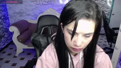 Snapshot of violetta_jhonson_v chatting on 02/27/25, 06:40 Violetta  online show from 02/27/25, 06:40