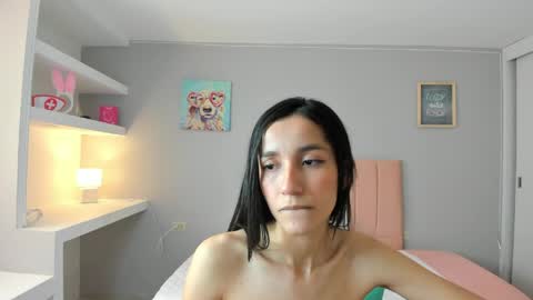 Snapshot of violetta_keller chatting on 04/25/26, 01:41 Violetta online show from 04/25/26, 01:41