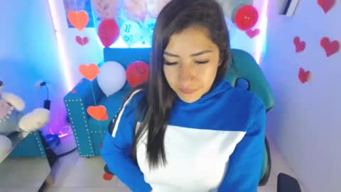 Snapshot of violetta_m_ chatting on 02/17/25, 01:21 Violeta online show from 02/17/25, 01:21