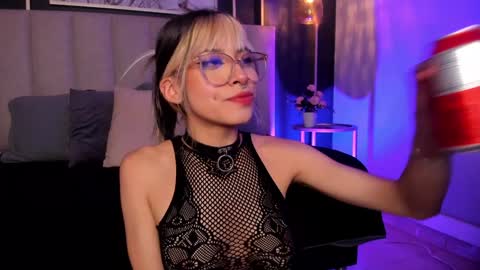 Snapshot of violetta_nur chatting on 12/05/24, 08:11 Violetta nur online show from 12/05/24, 08:11