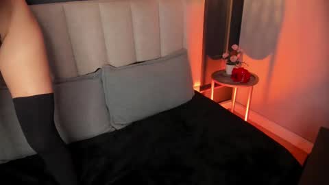 Snapshot of violetta_nur chatting on 02/20/25, 05:01 Violetta nur online show from 02/20/25, 05:01